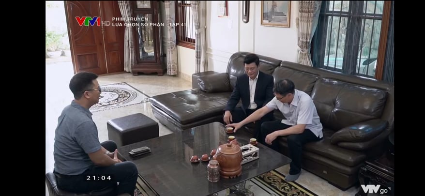 Lựa chọn số phận tập 41: Quan chức đánh bạc tìm đến tận nhà bác của Cường để nhờ ông ta nói hộ thẩm phán 'giơ cao đánh khẽ' - 2 Lựa chọn số phận tập 41: Quan chức đánh bạc tìm đến tận nhà bác của Cường để nhờ ông ta nói hộ thẩm phán 'giơ cao đánh khẽ' - 2
