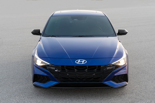 Hyundai ra mắt sedan thể thao số sàn Elantra N Line 2021 Hyundai ra mắt sedan thể thao số sàn Elantra N Line 2021