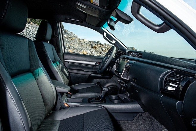 Toyota Hilux 2021 ra mắt tại Việt Nam: Giá từ 628 triệu đồng, nhiều trang bị, tăng tốc để đối đầu Ford Ranger - 17 Toyota Hilux 2021 ra mắt tại Việt Nam: Giá từ 628 triệu đồng, nhiều trang bị, tăng tốc để đối đầu Ford Ranger - 17