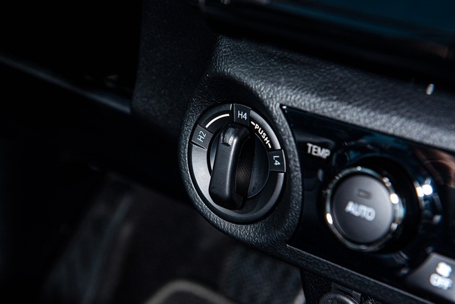 Toyota Hilux 2021 ra mắt tại Việt Nam: Giá từ 628 triệu đồng, nhiều trang bị, tăng tốc để đối đầu Ford Ranger - 20 Toyota Hilux 2021 ra mắt tại Việt Nam: Giá từ 628 triệu đồng, nhiều trang bị, tăng tốc để đối đầu Ford Ranger - 20