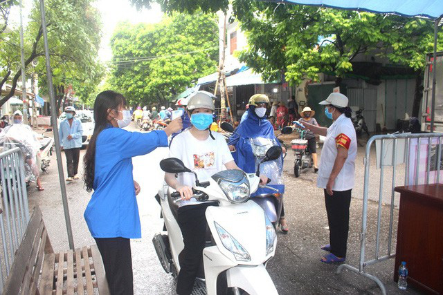Hình ảnh khác lạ tại TP. Hải Dương trong ngày đầu cách ly toàn xã hội - 2 Hình ảnh khác lạ tại TP. Hải Dương trong ngày đầu cách ly toàn xã hội - 2