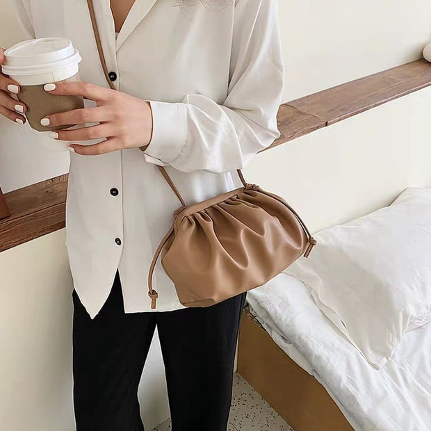 6 items khiến outfit của bạn sang xịn hơn tức thì, trong đó có 3 món màu nâu cực kỳ lợi hại - 24 6 items khiến outfit của bạn sang xịn hơn tức thì, trong đó có 3 món màu nâu cực kỳ lợi hại - 24