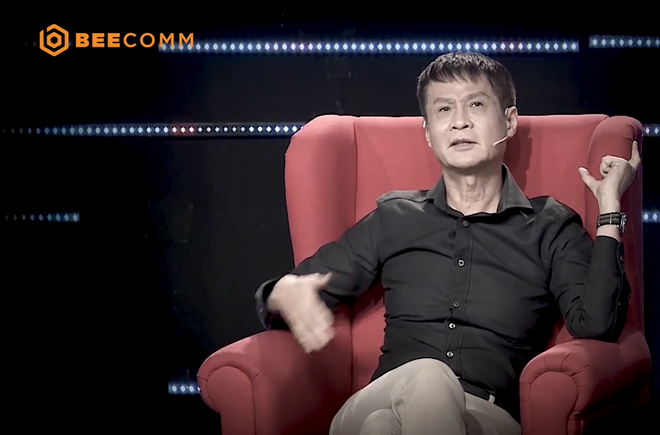 Quyền Linh kể chuyện về 'thằng điên' đầy đau xót: Nếu tôi khóc ngoài kia, anh tôi sẽ tự tử chết trước - 1 Quyền Linh kể chuyện về 'thằng điên' đầy đau xót: Nếu tôi khóc ngoài kia, anh tôi sẽ tự tử chết trước - 1