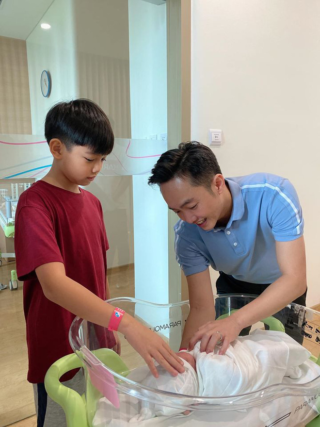Chiêm ngưỡng tủ đồ cực hoành tráng của con gái Cường Đô La - Đàm Thu Trang, rich kid là đây chứ đâu - 4 Chiêm ngưỡng tủ đồ cực hoành tráng của con gái Cường Đô La - Đàm Thu Trang, rich kid là đây chứ đâu - 4