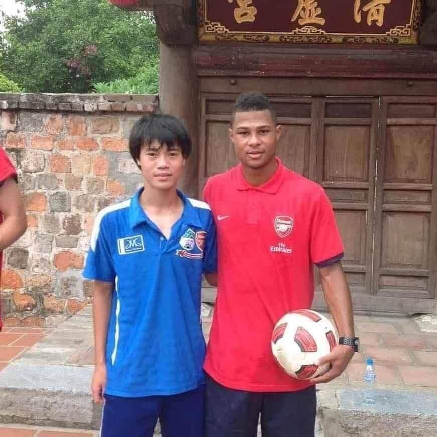 Văn Toàn bất ngờ khoe ảnh chụp chung với Gnabry Văn Toàn bất ngờ khoe ảnh chụp chung với Gnabry