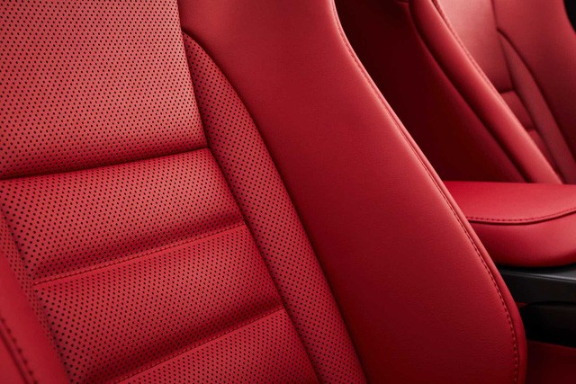 Lexus IS 2021 trở lại Việt Nam với 3 phiên bản, đối đầu Mercedes-Benz C-Class và BMW 3-Series - 6 Lexus IS 2021 trở lại Việt Nam với 3 phiên bản, đối đầu Mercedes-Benz C-Class và BMW 3-Series - 6