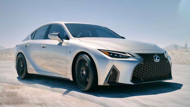 Lexus IS 2021 trở lại Việt Nam với 3 phiên bản, đối đầu Mercedes-Benz C-Class và BMW 3-Series - 10 Lexus IS 2021 trở lại Việt Nam với 3 phiên bản, đối đầu Mercedes-Benz C-Class và BMW 3-Series - 10