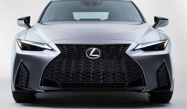 Lexus IS 2021 trở lại Việt Nam với 3 phiên bản, đối đầu Mercedes-Benz C-Class và BMW 3-Series - 2 Lexus IS 2021 trở lại Việt Nam với 3 phiên bản, đối đầu Mercedes-Benz C-Class và BMW 3-Series - 2