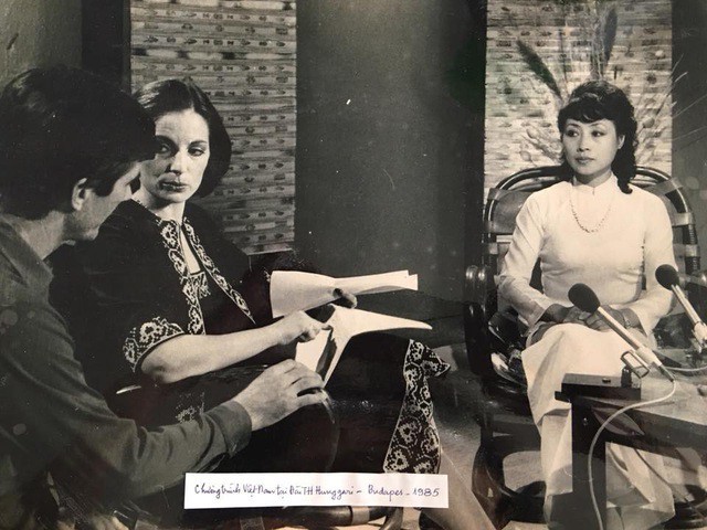 'Giọng đọc huyền thoại' Kim Tiến: Từng thi trượt VTV, bị chê 'nói như hết hơi' - 1 'Giọng đọc huyền thoại' Kim Tiến: Từng thi trượt VTV, bị chê 'nói như hết hơi' - 1