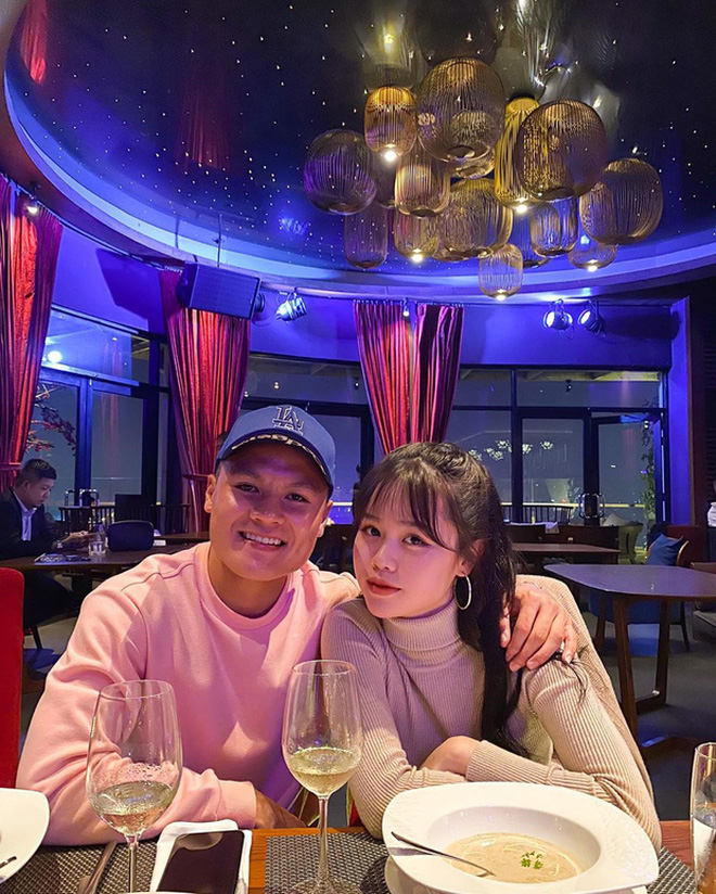 Quang Hải xoá sạch ảnh chung với Huỳnh Anh, cô nàng khẳng định độc thân và 'tố' ai kia 'bạc' - 3 Quang Hải xoá sạch ảnh chung với Huỳnh Anh, cô nàng khẳng định độc thân và 'tố' ai kia 'bạc' - 3