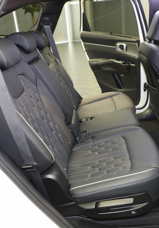Nhiều SUV mới rục rịch đổ bộ Việt Nam: Đa dạng phân khúc, giá từ vài trăm triệu đến hàng tỷ đồng - 19 Nhiều SUV mới rục rịch đổ bộ Việt Nam: Đa dạng phân khúc, giá từ vài trăm triệu đến hàng tỷ đồng - 19