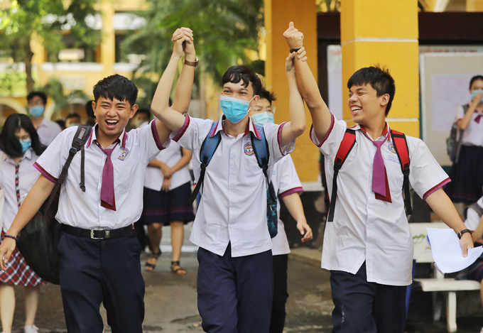 Tỷ lệ tốt nghiệp THPT cả nước 98,34% Tỷ lệ tốt nghiệp THPT cả nước 98,34%