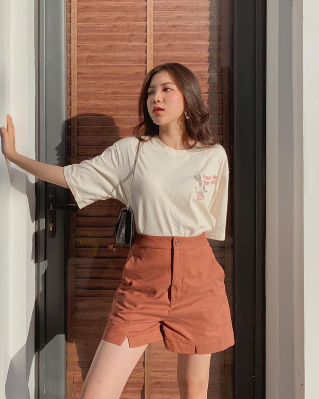 8 cách diện áo phông xinh xẻo từ các mỹ nhân Hoa - Hàn kèm chỗ mua 'ngon nghẻ' để bạn sắm sửa cho mùa tựu trường - 11 8 cách diện áo phông xinh xẻo từ các mỹ nhân Hoa - Hàn kèm chỗ mua 'ngon nghẻ' để bạn sắm sửa cho mùa tựu trường - 11