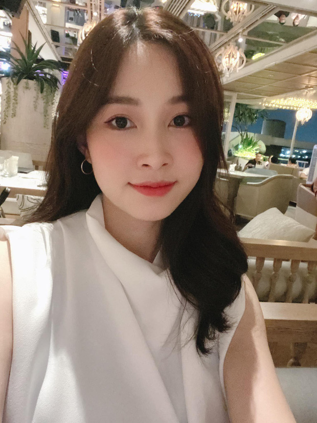 Tụ họp cùng hội bạn thân Shark Khoa, Đặng Thu Thảo chiếm spotlight với nhan sắc đỉnh cao sau 3 tháng sinh con - 1 Tụ họp cùng hội bạn thân Shark Khoa, Đặng Thu Thảo chiếm spotlight với nhan sắc đỉnh cao sau 3 tháng sinh con - 1