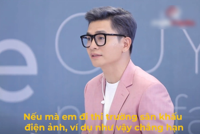 Vietnam's Next Top Model: Võ Hoàng Yến gay gắt khi nữ thí sinh đeo giày vào cổ, vừa nghe điện thoại, xịt nước hoa lúc đi catwalk - 4 Vietnam's Next Top Model: Võ Hoàng Yến gay gắt khi nữ thí sinh đeo giày vào cổ, vừa nghe điện thoại, xịt nước hoa lúc đi catwalk - 4
