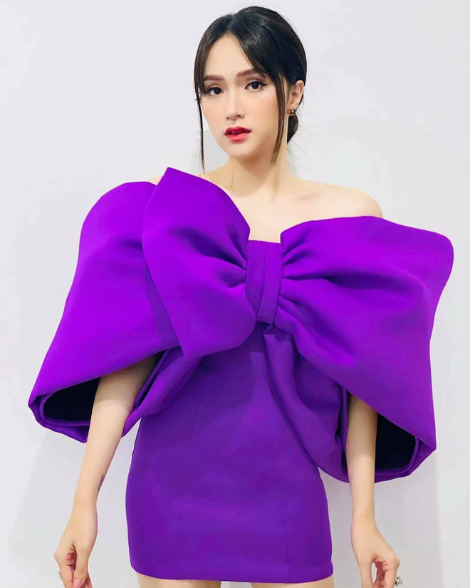 Hương Giang yêu vào nên đổi tính: Trước theo style nhẹ nhàng nhưng giờ phải mặc đồ siêu to khổng lồ mới chịu cơ - 7 Hương Giang yêu vào nên đổi tính: Trước theo style nhẹ nhàng nhưng giờ phải mặc đồ siêu to khổng lồ mới chịu cơ - 7