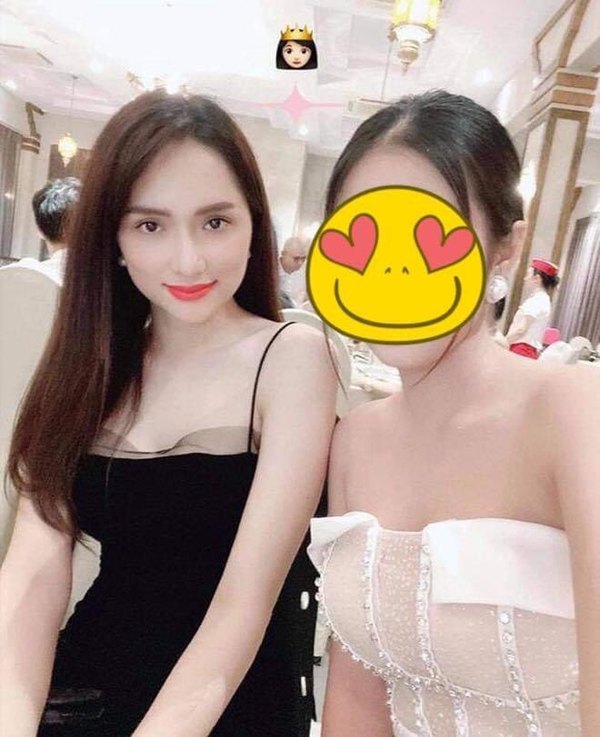 Hương Giang tránh né chụp ảnh cùng Matt Liu nhưng lại bị fan 'khui' khoảnh khắc 'dính như sam' bên bạn trai Hương Giang tránh né chụp ảnh cùng Matt Liu nhưng lại bị fan 'khui' khoảnh khắc 'dính như sam' bên bạn trai