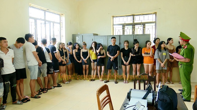 22 người phê ma túy trong khách sạn