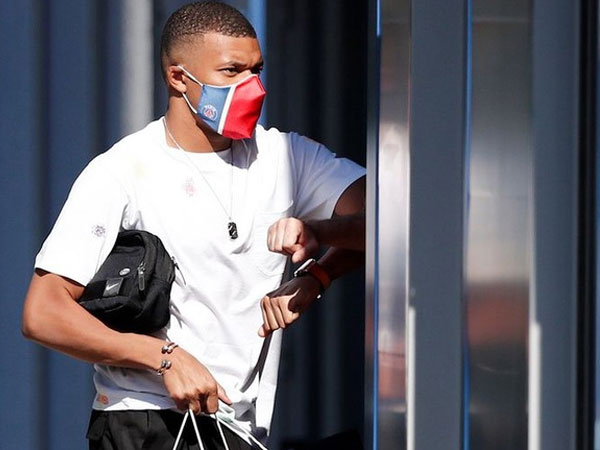Mbappe dương tính với nCoV