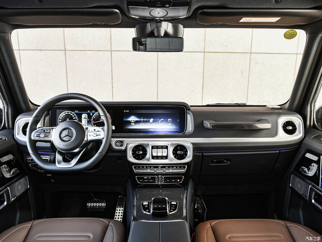 Mercedes-Benz ra mắt G-Class giá rẻ với động cơ ‘yếu bất thường’ - 3 Mercedes-Benz ra mắt G-Class giá rẻ với động cơ ‘yếu bất thường’ - 3