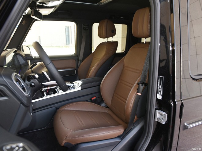 Mercedes-Benz ra mắt G-Class giá rẻ với động cơ ‘yếu bất thường’ - 4 Mercedes-Benz ra mắt G-Class giá rẻ với động cơ ‘yếu bất thường’ - 4