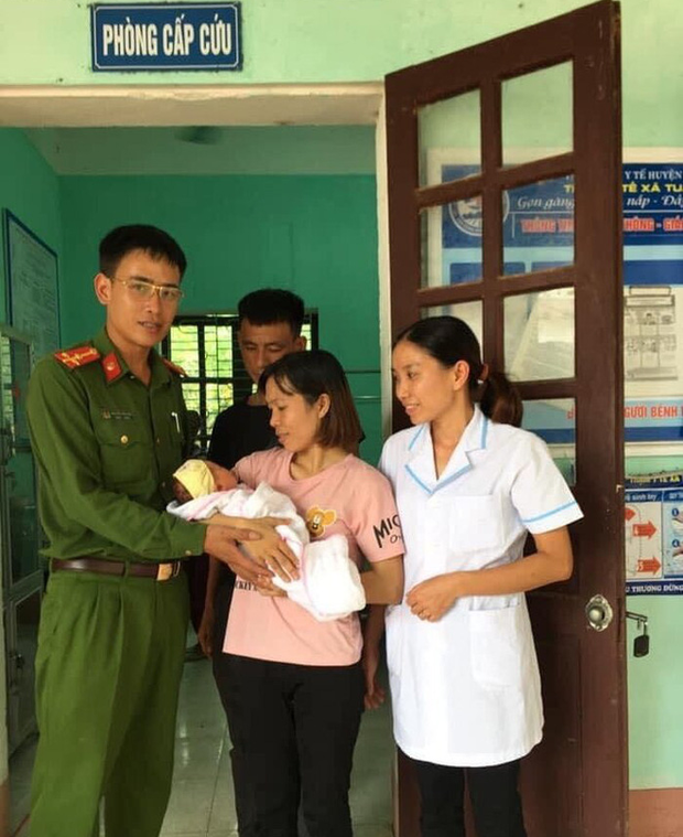 Bé sơ sinh bị bỏ rơi kèm lời nhắn 'ai nhặt được nuôi giùm' - 1 Bé sơ sinh bị bỏ rơi kèm lời nhắn 'ai nhặt được nuôi giùm' - 1