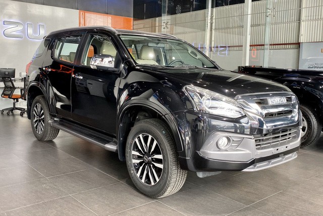 Isuzu mu-X hạ giá sốc còn 650 triệu đồng: Đấu Toyota Fortuner bằng giá Kia Seltos