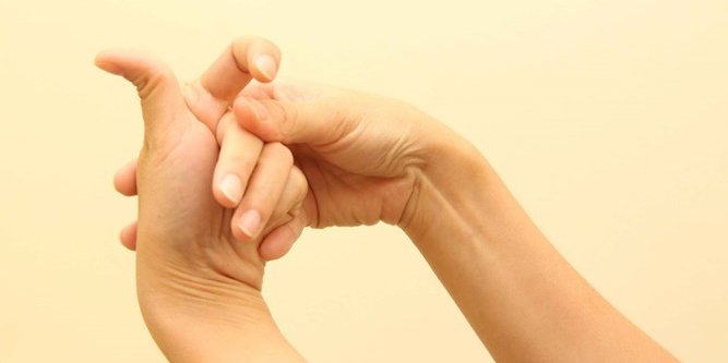 Vì sao bẻ tay lại kêu 'răng rắc'? Vì sao bẻ tay lại kêu 'răng rắc'?