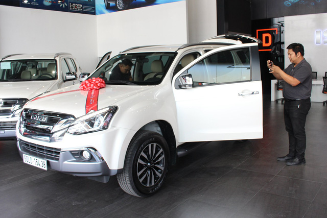 Isuzu mu-X hạ giá sốc còn 650 triệu đồng: Đấu Toyota Fortuner bằng giá Kia Seltos - 1