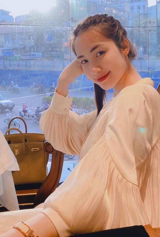 Hòa Minzy khoe da đẹp không tì vết sau chuỗi ngày mụn nhọt, vết thâm hoành hành: Bí kíp trị sạch mụn của cô nằm ở 2 loại nước uống siêu rẻ bán đầy ngoài chợ - 3 Hòa Minzy khoe da đẹp không tì vết sau chuỗi ngày mụn nhọt, vết thâm hoành hành: Bí kíp trị sạch mụn của cô nằm ở 2 loại nước uống siêu rẻ bán đầy ngoài chợ - 3