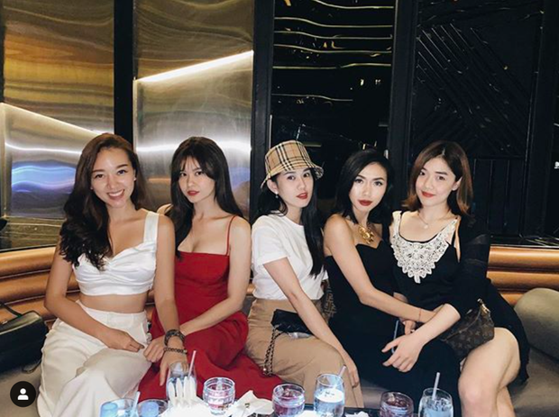 Màn đọ sắc gây sốt của dàn mỹ nhân Vbiz dịp cuối tuần: Gái 1 con Trương Quỳnh Anh át cả Băng Di, Ngọc Thảo nhờ body cực nóng Màn đọ sắc gây sốt của dàn mỹ nhân Vbiz dịp cuối tuần: Gái 1 con Trương Quỳnh Anh át cả Băng Di, Ngọc Thảo nhờ body cực nóng