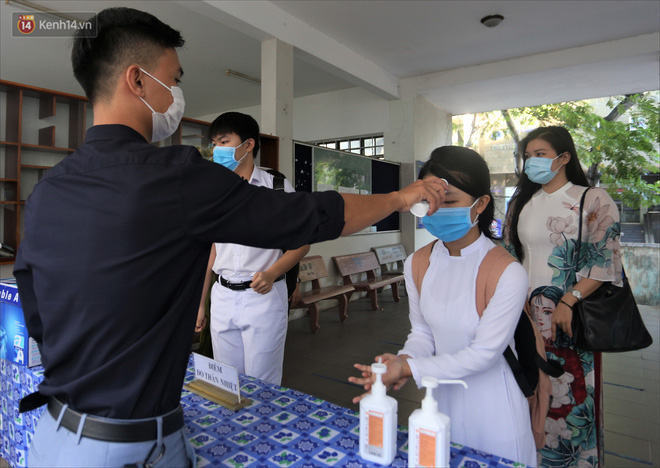 Ngày đầu học sinh Đà Nẵng đi học lại sau giãn cách xã hội theo phương châm '5K' - 15 Ngày đầu học sinh Đà Nẵng đi học lại sau giãn cách xã hội theo phương châm '5K' - 15