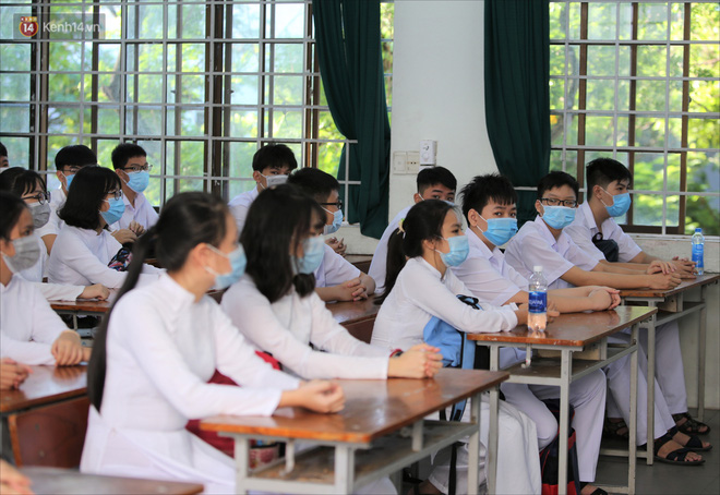 Ngày đầu học sinh Đà Nẵng đi học lại sau giãn cách xã hội theo phương châm '5K' - 20 Ngày đầu học sinh Đà Nẵng đi học lại sau giãn cách xã hội theo phương châm '5K' - 20