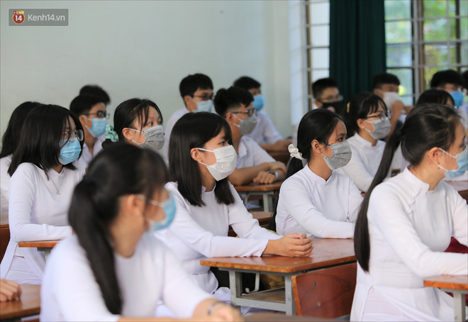 Ngày đầu học sinh Đà Nẵng đi học lại sau giãn cách xã hội theo phương châm '5K' - 22 Ngày đầu học sinh Đà Nẵng đi học lại sau giãn cách xã hội theo phương châm '5K' - 22