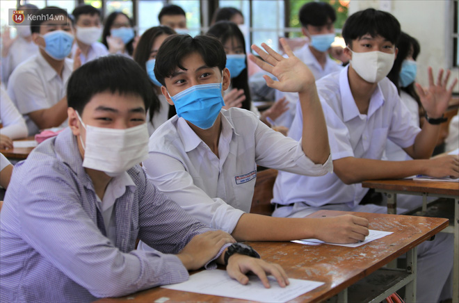Ngày đầu học sinh Đà Nẵng đi học lại sau giãn cách xã hội theo phương châm '5K' - 21 Ngày đầu học sinh Đà Nẵng đi học lại sau giãn cách xã hội theo phương châm '5K' - 21