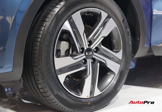 Kia Sorento 2021 ra mắt Việt Nam: Giá từ hơn 1 tỷ đồng, phủ đầu Fortuner, Santa Fe - 8 Kia Sorento 2021 ra mắt Việt Nam: Giá từ hơn 1 tỷ đồng, phủ đầu Fortuner, Santa Fe - 8
