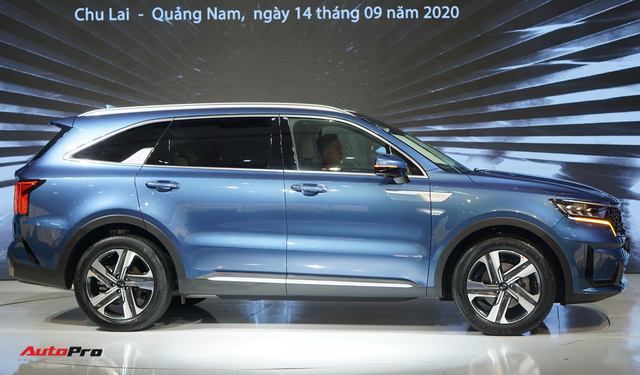 Kia Sorento 2021 ra mắt Việt Nam: Giá từ hơn 1 tỷ đồng, phủ đầu Fortuner, Santa Fe - 3 Kia Sorento 2021 ra mắt Việt Nam: Giá từ hơn 1 tỷ đồng, phủ đầu Fortuner, Santa Fe - 3