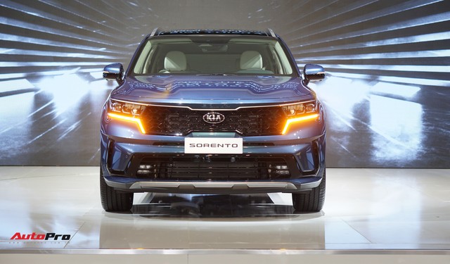 Kia Sorento 2021 ra mắt Việt Nam: Giá từ hơn 1 tỷ đồng, phủ đầu Fortuner, Santa Fe - 2 Kia Sorento 2021 ra mắt Việt Nam: Giá từ hơn 1 tỷ đồng, phủ đầu Fortuner, Santa Fe - 2