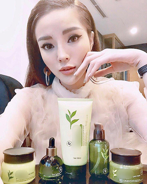 Loạt sao Việt vướng lùm xùm PR mỹ phẩm kém chất lượng: Kỳ Duyên bị Trang Trần 'bóc' tận livestream, Đức Phúc xóa bài nhanh như cơn gió - 6 Loạt sao Việt vướng lùm xùm PR mỹ phẩm kém chất lượng: Kỳ Duyên bị Trang Trần 'bóc' tận livestream, Đức Phúc xóa bài nhanh như cơn gió - 6