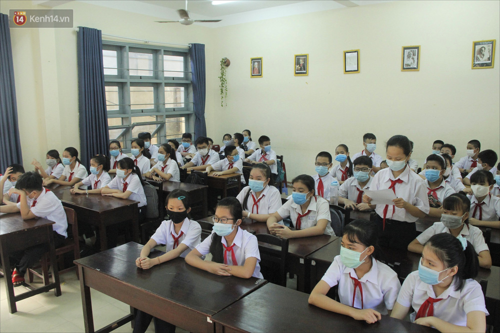 Ngày đầu học sinh Đà Nẵng đi học lại sau giãn cách xã hội theo phương châm '5K' - 12 Ngày đầu học sinh Đà Nẵng đi học lại sau giãn cách xã hội theo phương châm '5K' - 12