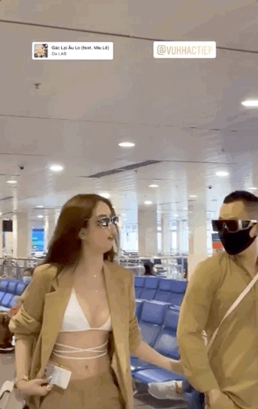 Ngọc Trinh chiếm trọn sự chú ý khi diện bikini ra sân bay, áo vest thanh lịch cũng không làm lu mờ nổi vòng 1 quyến rũ Ngọc Trinh chiếm trọn sự chú ý khi diện bikini ra sân bay, áo vest thanh lịch cũng không làm lu mờ nổi vòng 1 quyến rũ