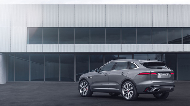 Ra mắt Jaguar F-Pace 2021: Đối thủ 'chung nhà' với Range Rover Velar - 2 Ra mắt Jaguar F-Pace 2021: Đối thủ 'chung nhà' với Range Rover Velar - 2