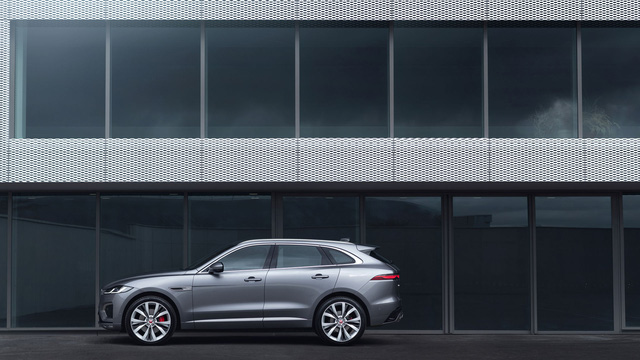 Ra mắt Jaguar F-Pace 2021: Đối thủ 'chung nhà' với Range Rover Velar - 1 Ra mắt Jaguar F-Pace 2021: Đối thủ 'chung nhà' với Range Rover Velar - 1