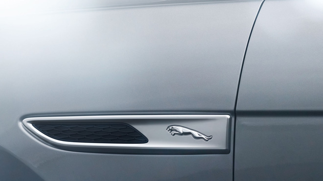 Ra mắt Jaguar F-Pace 2021: Đối thủ 'chung nhà' với Range Rover Velar - 5 Ra mắt Jaguar F-Pace 2021: Đối thủ 'chung nhà' với Range Rover Velar - 5