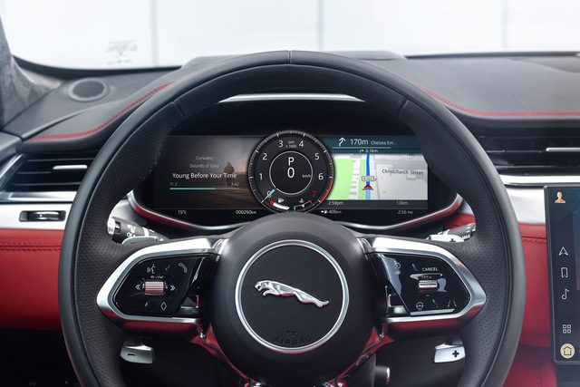 Ra mắt Jaguar F-Pace 2021: Đối thủ 'chung nhà' với Range Rover Velar - 9 Ra mắt Jaguar F-Pace 2021: Đối thủ 'chung nhà' với Range Rover Velar - 9