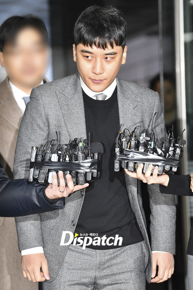 Seungri lần đầu lộ diện tại Tòa án Quân sự hậu nhập ngũ, bác bỏ 7/8 cáo buộc khiến công chúng xôn xao - 4 Seungri lần đầu lộ diện tại Tòa án Quân sự hậu nhập ngũ, bác bỏ 7/8 cáo buộc khiến công chúng xôn xao - 4