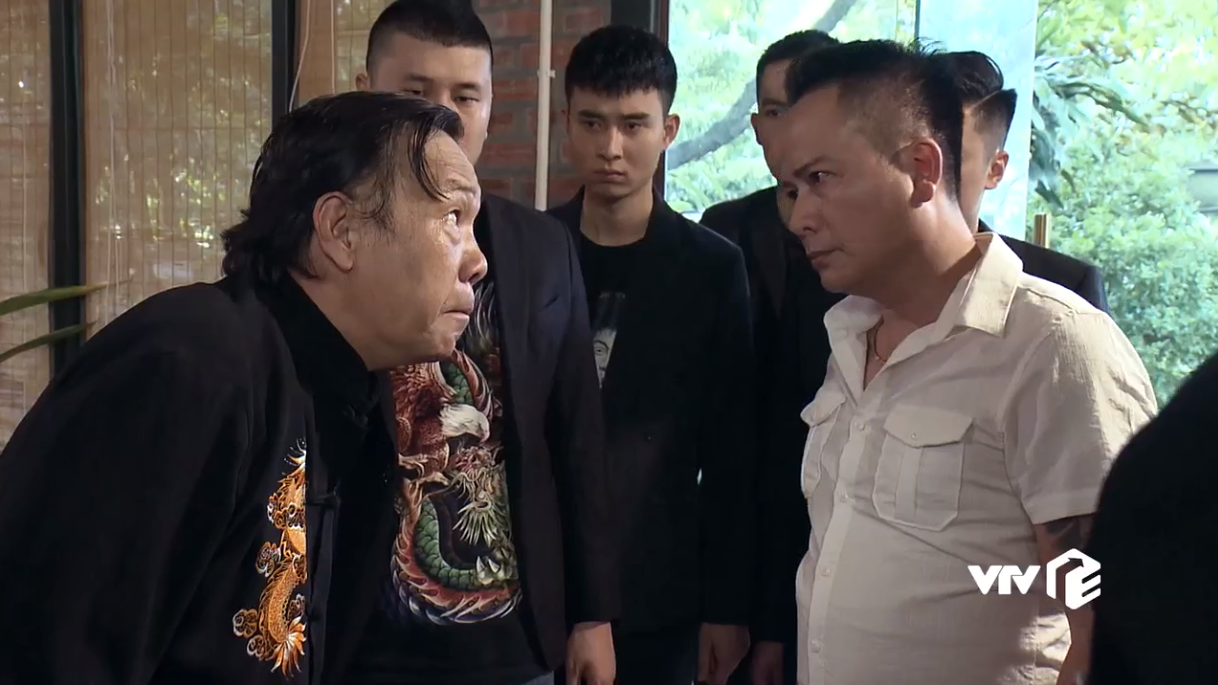 Lựa chọn số phận tập 62: Vụ án đánh bạc kết thúc, Long đại ca bị đàn em đánh trọng thương - 24 Lựa chọn số phận tập 62: Vụ án đánh bạc kết thúc, Long đại ca bị đàn em đánh trọng thương - 24