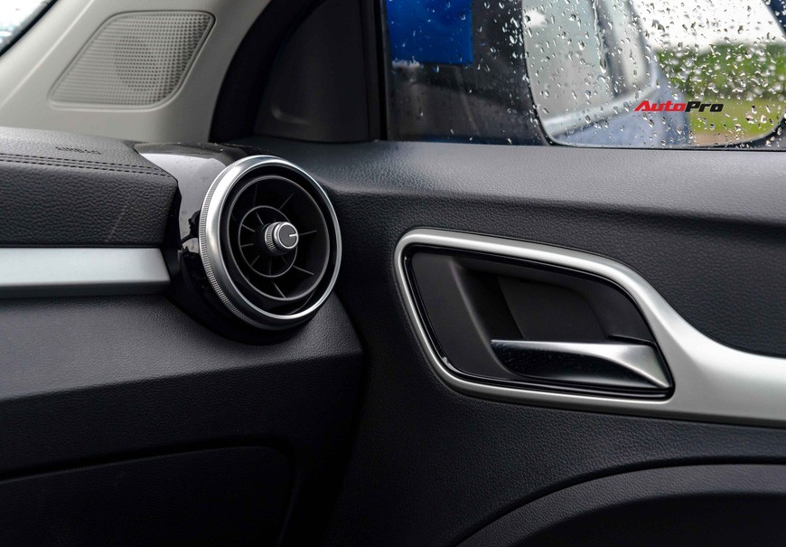 Đánh giá MG ZS: Chỉ mác Trung Quốc là điểm thua thiệt - 18 Đánh giá MG ZS: Chỉ mác Trung Quốc là điểm thua thiệt - 18