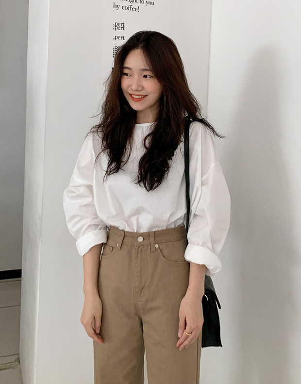 Áo blouse trơn màu đúng là chân ái của nàng công sở, có đến 10 cách diện sang xịn hết cỡ - 1 Áo blouse trơn màu đúng là chân ái của nàng công sở, có đến 10 cách diện sang xịn hết cỡ - 1