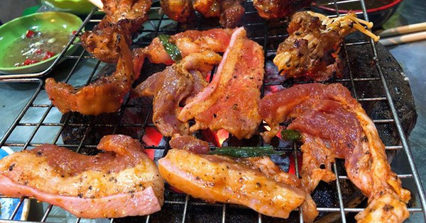 Đồ nướng vỉa hè: Mối nguy tiềm ẩn vô cùng đáng sợ nhưng nhiều người vẫn ăn vì 'khuất mắt trông coi' - 3 Đồ nướng vỉa hè: Mối nguy tiềm ẩn vô cùng đáng sợ nhưng nhiều người vẫn ăn vì 'khuất mắt trông coi' - 3